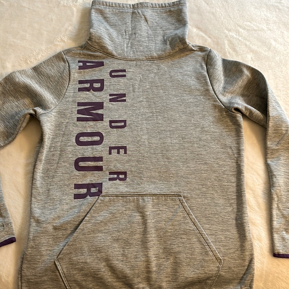 Under Armour cold gear sweatshirt